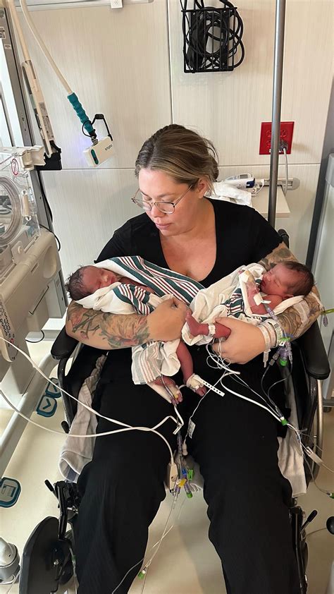 Teen Mom s Kailyn Lowry Shares First Photo of Her Twins